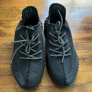 YEEZY x Adidas Boost 350 V2 Black